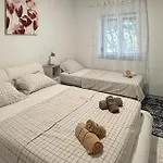 2 Bedroom Lovely In *