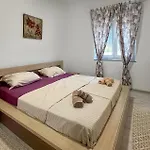 2 Bedroom Lovely In