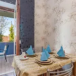 2 Bedroom Gorgeous Apartment In Pula *