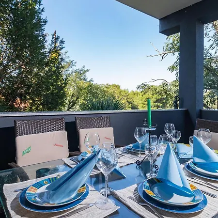 2 Bedroom Gorgeous In Pola