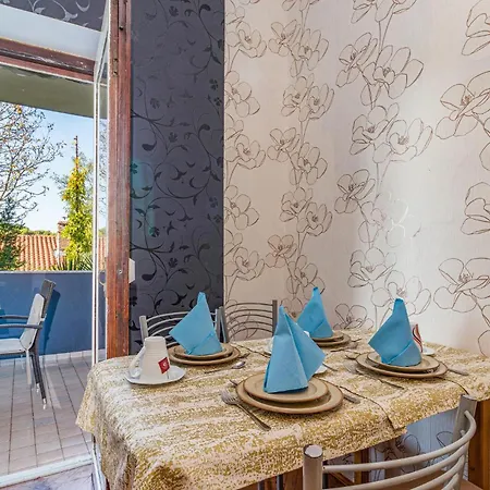 2 Bedroom Gorgeous In *